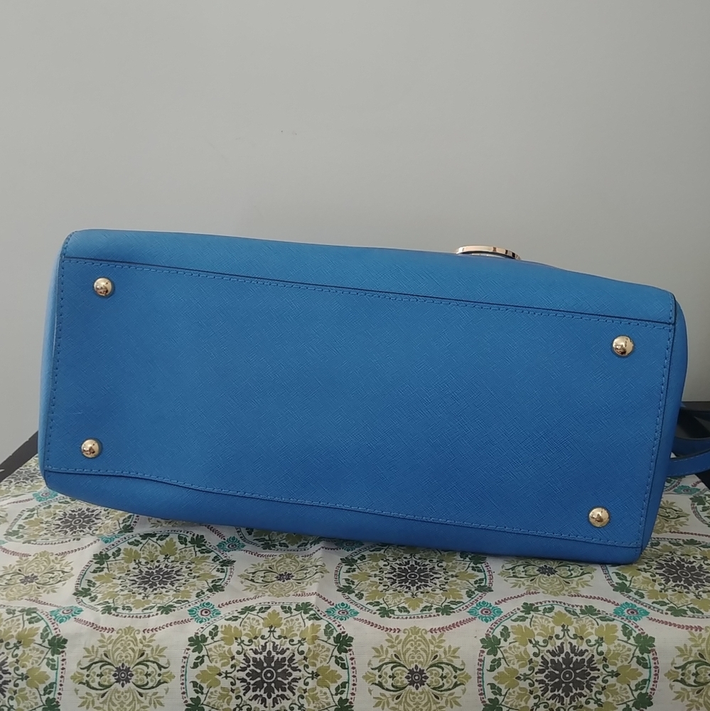 Michael Kors Bright Blue purse - Picture 7 of 10